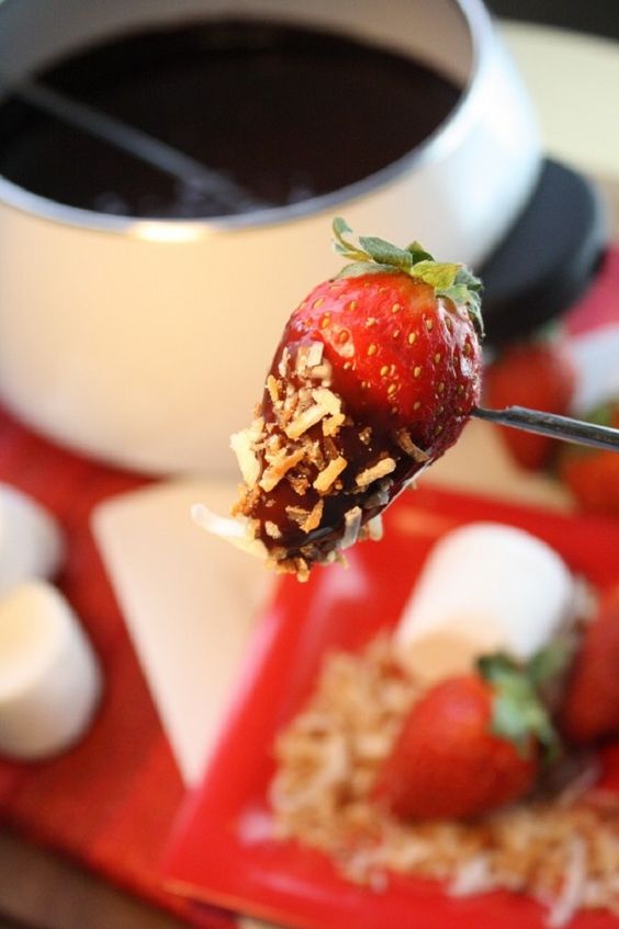 Chocolate fondue for your easy holiday party | Girlfriend is Better