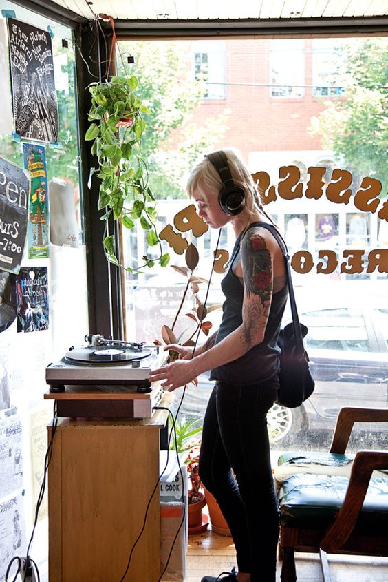 Record shops galore! | Portland Oregon travel guide | Girlfriend is Better