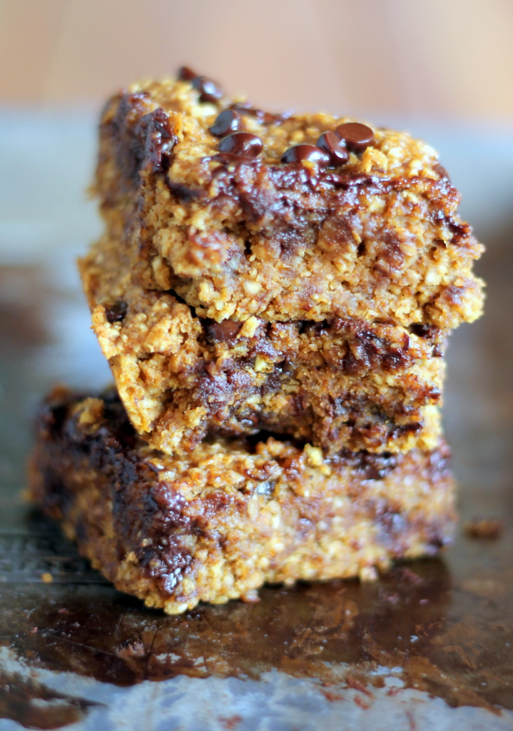 Healthy Pumpkin Chocolate Chip Oat Bars | vegan and gluten-free | Girlfriend is Better