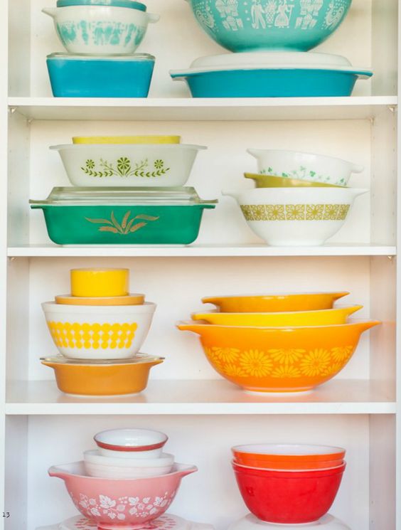 Collection of vintage Pyrex bakeware | Girlfriend is Better