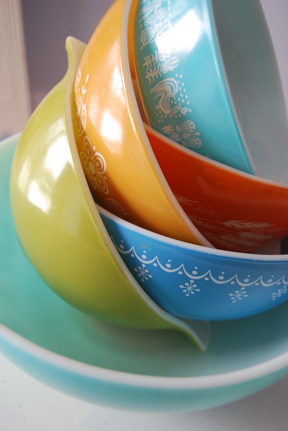 Vintage Pyrex bowls are perfect for baking | Girlfriend is Better