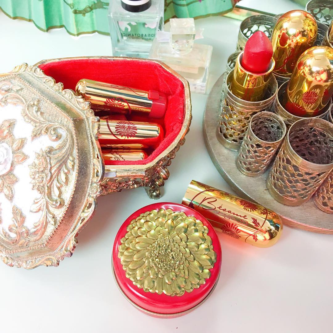 Organize makeup and jewelry with vintage containers | Girlfriend is Better