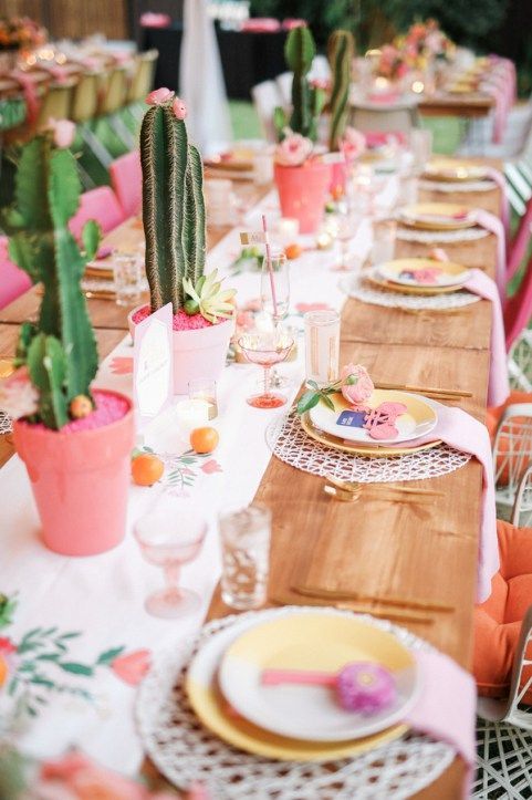 Table settings perfect for spring | Girlfriend is Better