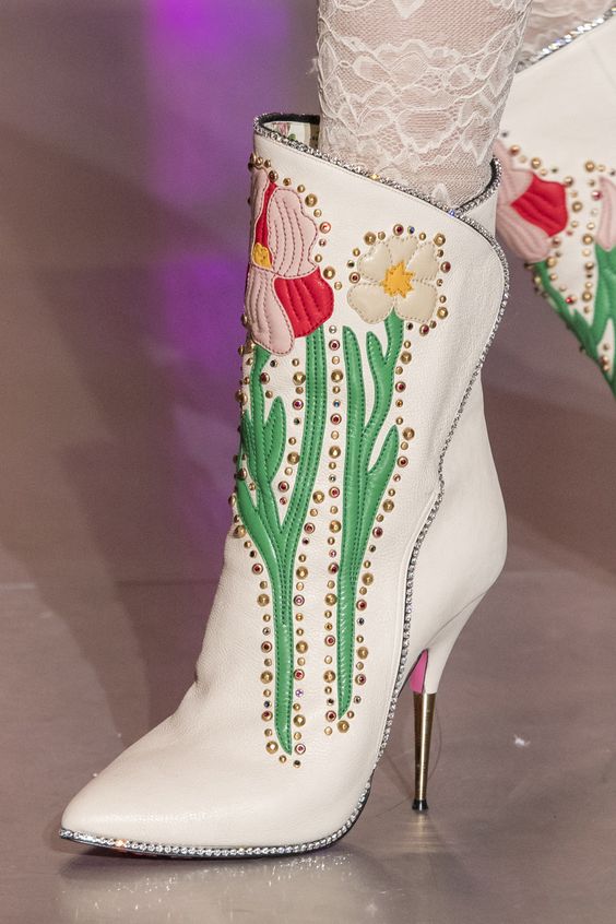 Gucci white boots Milan Fall 2017 | Girlfriend is Better