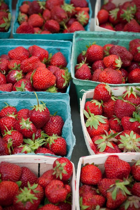 Strawberry baskets from farmer's market | summer recipes | Girlfriend is Better