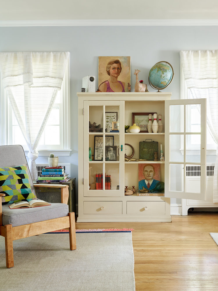 Portraits of strangers liven up a hutch | Girlfriend is Better