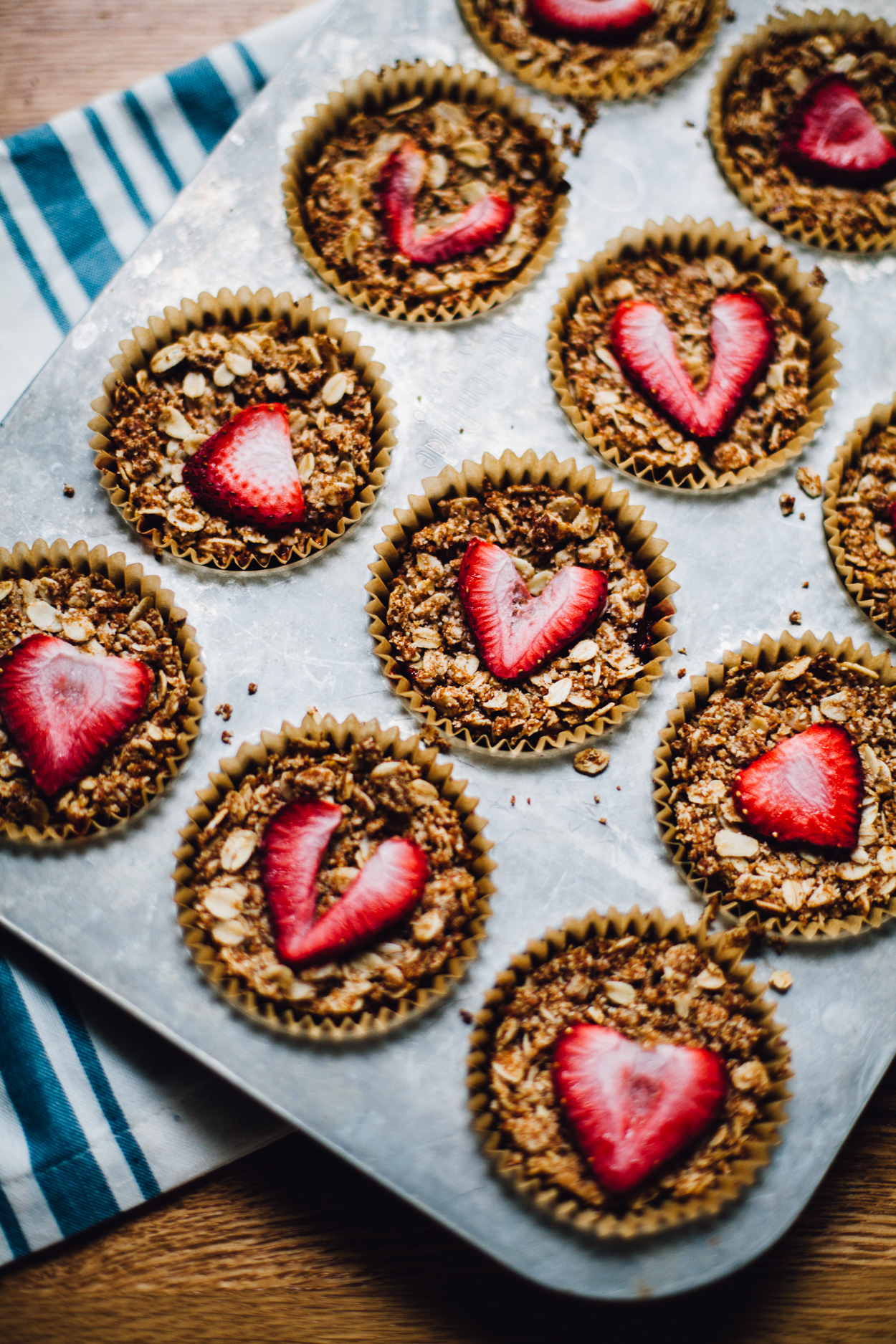 Strawberry rhubarb crumble bites recipe | Girlfriend is Better