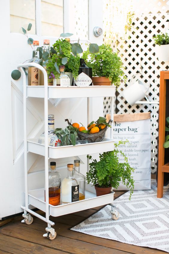 Bar cart for patio party cocktails | Girlfriend is Better