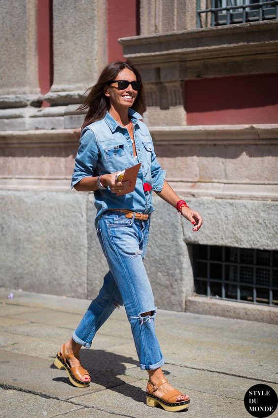 Summer sandals | Clogs with boyfriend jeans and denim shirt | Girlfriend is Better