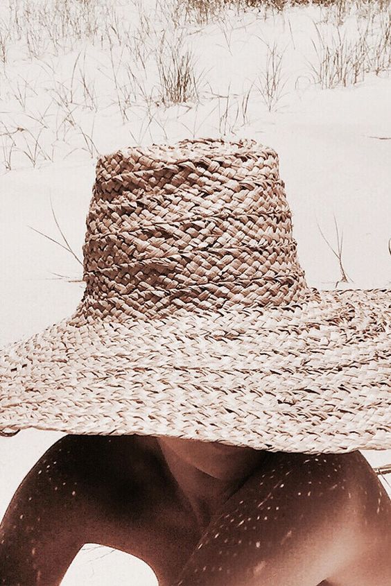 Wide brim straw hats for summer | Girlfriend is Better