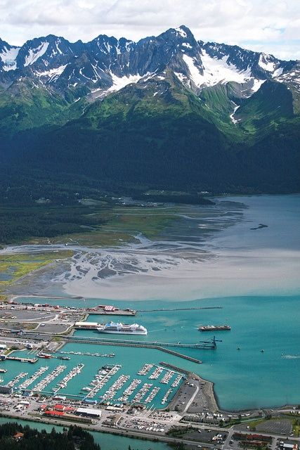 Seward Alaska boat harbor | Travel Tips | Girlfriend is Better