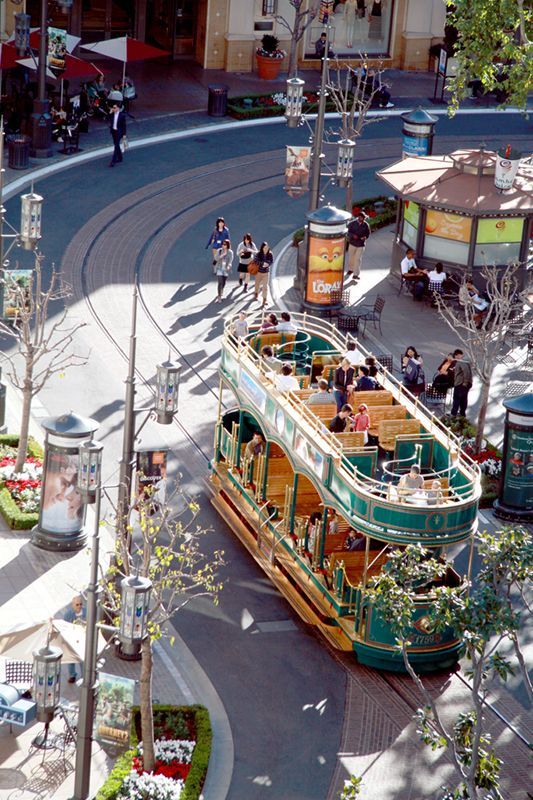 Trolley at The Grove next to The Original Farmer's Market | Girlfriend is Better