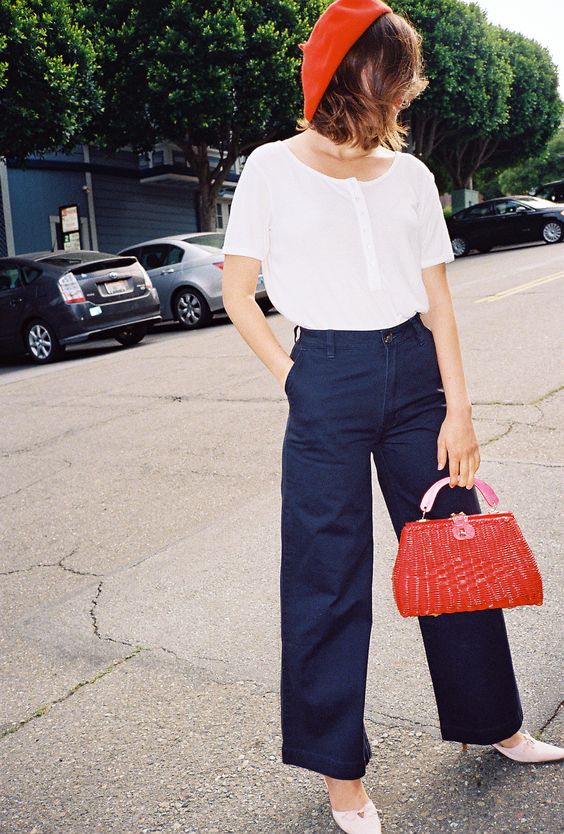 French girl cool red beret and vintage straw purse | Girlfriend is Better