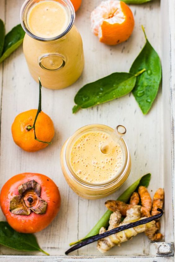 Persimmon and Tangerine Smoothie With Vanilla, Ginger and Turmeric | Persimmons recipes and health benefits | Girlfriend is Better