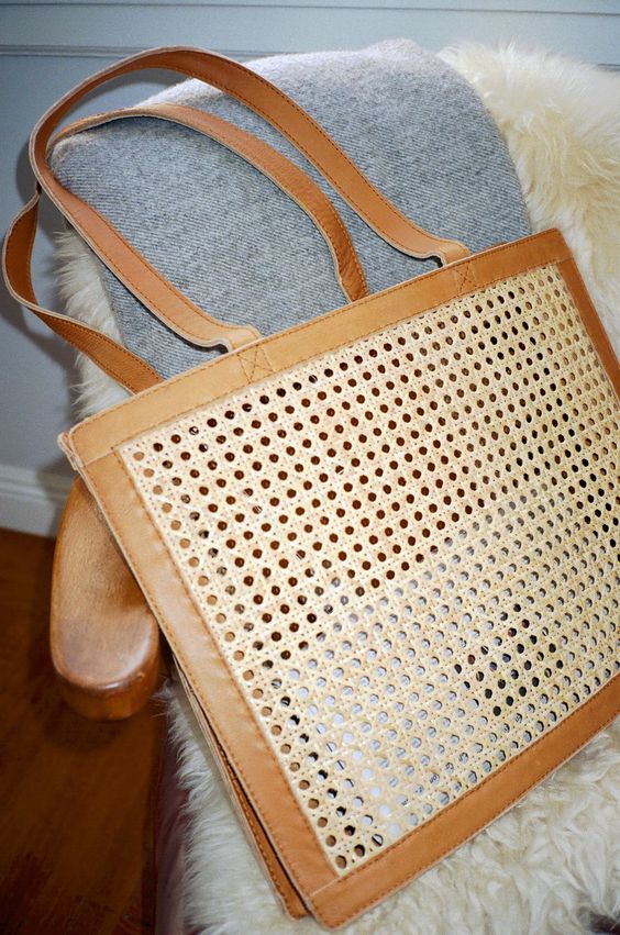 Easy outfits for Spring Break vacation | Accessories Rattan leather bag | Girlfriend is Better