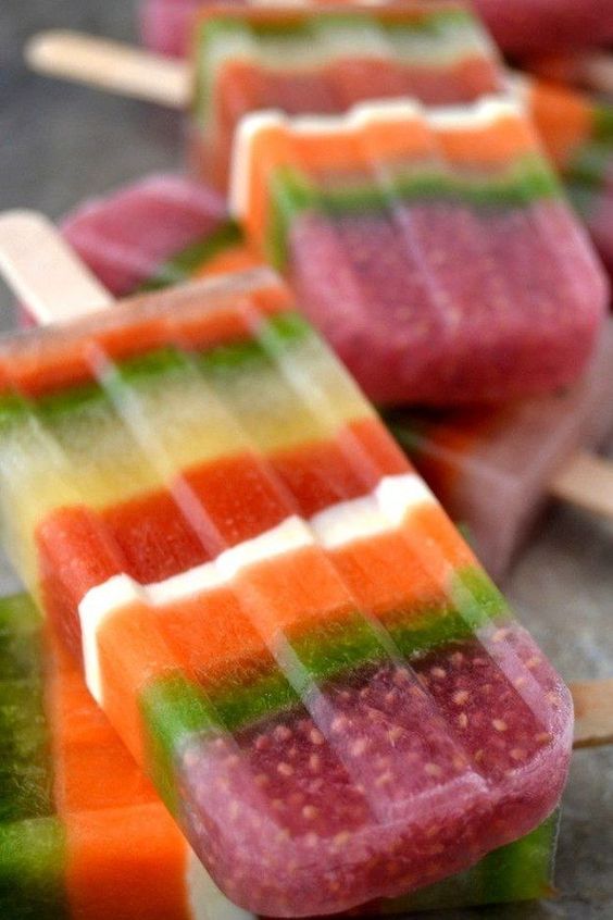 Power Smoothie Striped Popsicles | Healthy snack recipes | Girlfriend is Better