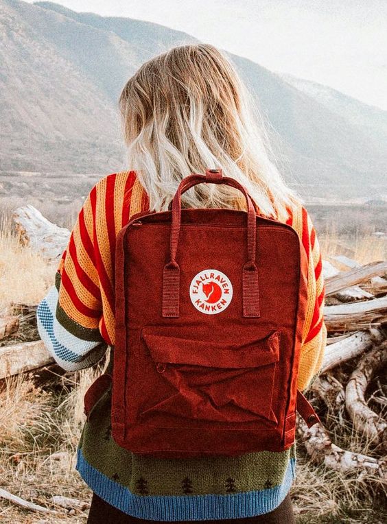 Summer camp fashion 70s inspired | Fjallraven Kanken Backpack | Girlfriend is Better