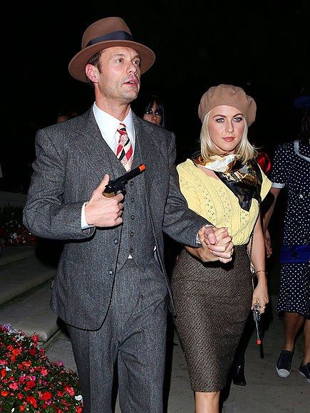 celebrity Halloween costumes | DIY Bonnie & Clyde | beret neck scarf | Girlfriend is Better