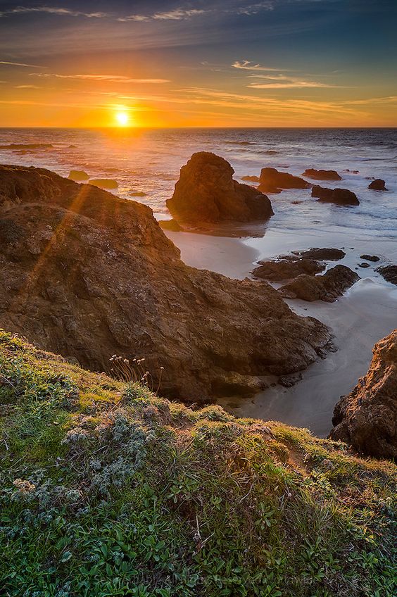 Fort Bragg California coastal weekend travel guide | Mendocino Glass Beach sunset | Girlfriend is Better