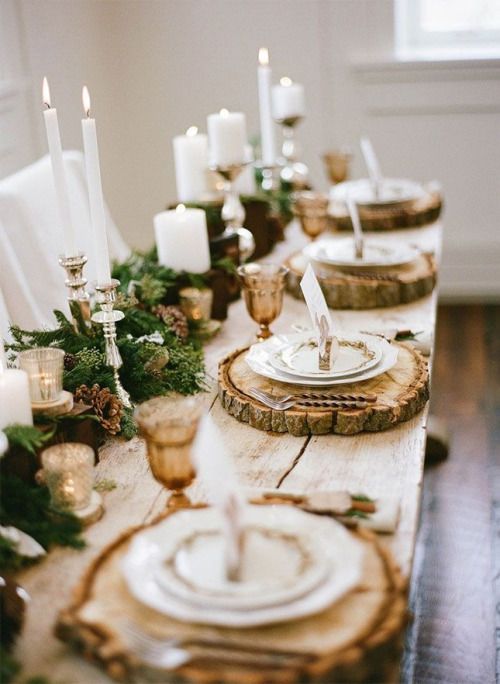 outdoor tablescapes pine centerpeices wood slice plate setting | Girlfriend is Better