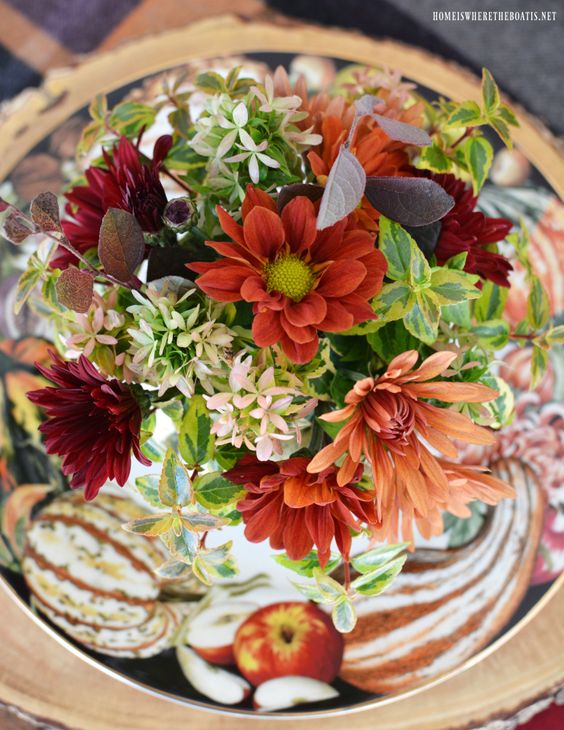 outdoor tablescapes centerpeice pumpkin floral arrangement | Girlfriend is Better