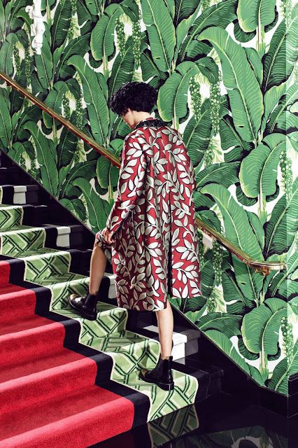 Chinoiserie banana leaf wallpaper | The Greenbriar Dorothy Draper interior design | Girlfriend is Better