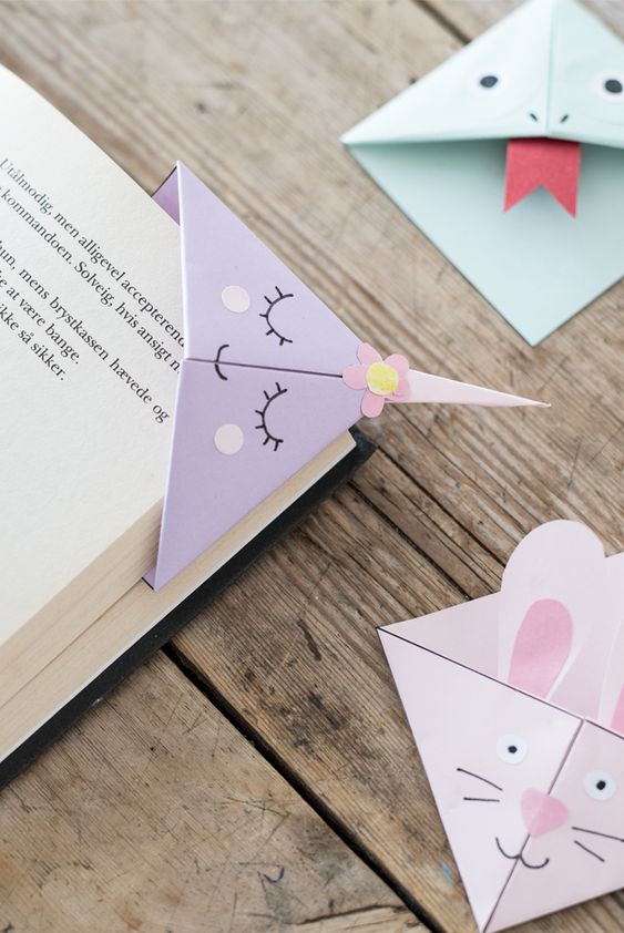 Christmas gift books reviews | DIY origami bookmarks | Girlfriend is Better