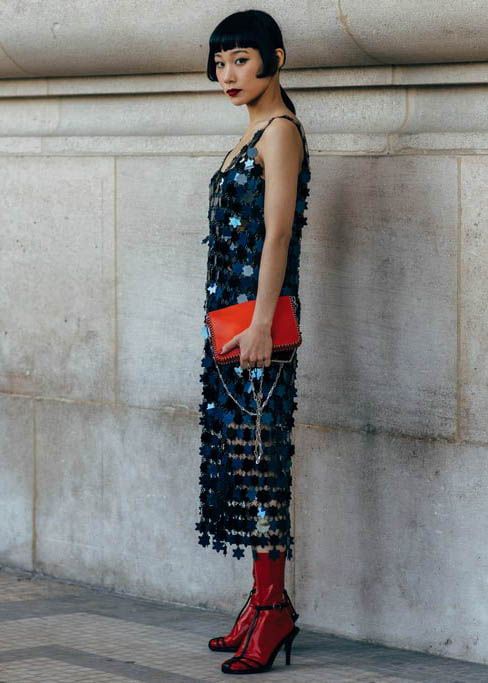 New Year outfit blue sequin mid-length dress red clutch shoes | Girlfriend is Better