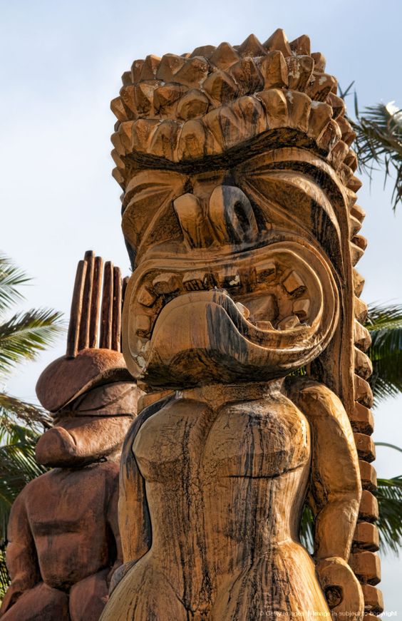 Oahu Hawaii tiki statue travel guide | Girlfriend is Better