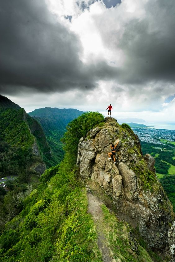 Oahu Hawaii hiking trail | Family travel guide | Girlfriend is Better