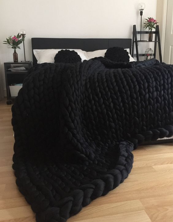 Chunky Knit Blanket DIY | Jet black blanket | Girlfriend is Better