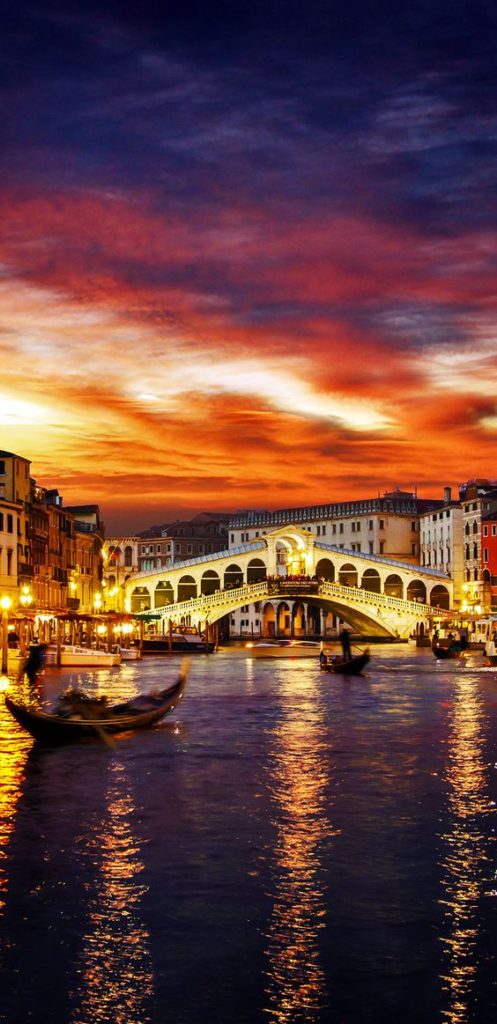 Foreign Language | Venice Canals Bridge | Girlfriend is Better