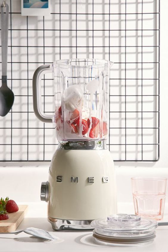 SMEG | Strawberries and cream in white blender | Girlfriend is Better