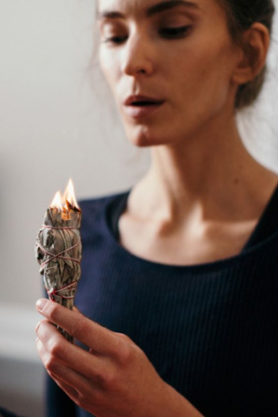 sage burning | smudge stick healthy air | Girlfriend is Better