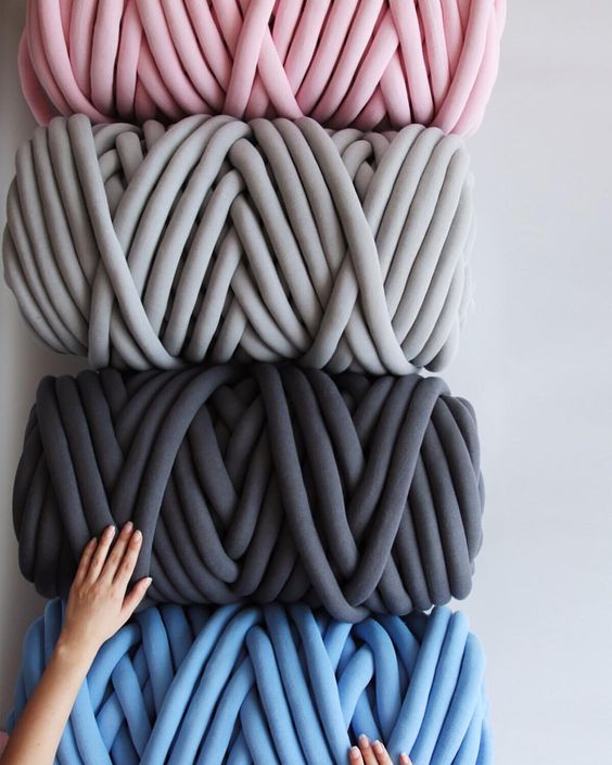 DIY knit blanket | chunky vegan yarn pastels | Girlfriend is Better