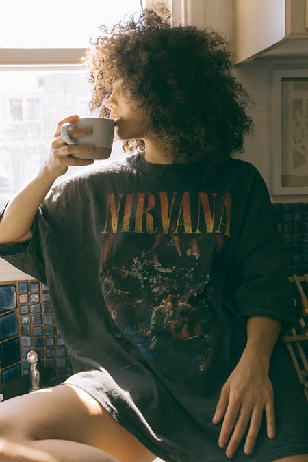 tomboy fashion | vintage Nirvana tee shirt 90s grunge | Girlfriend is Better