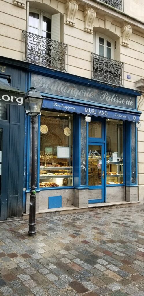 Paris 4th arrondissement | Jewish quarter Marais District boulangerie window shopping | Girlfriend is Better