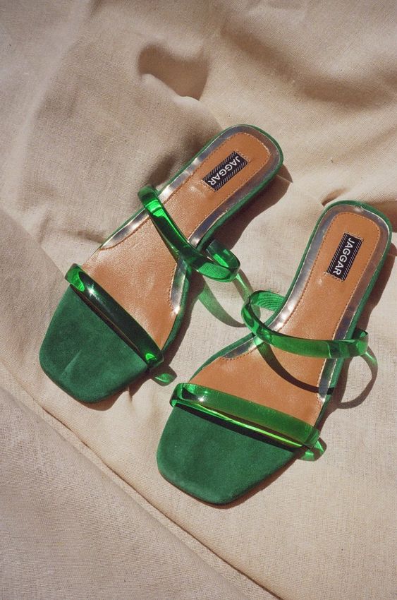 summer sandals | emerald green with tan sheets | Girlfriend is Better