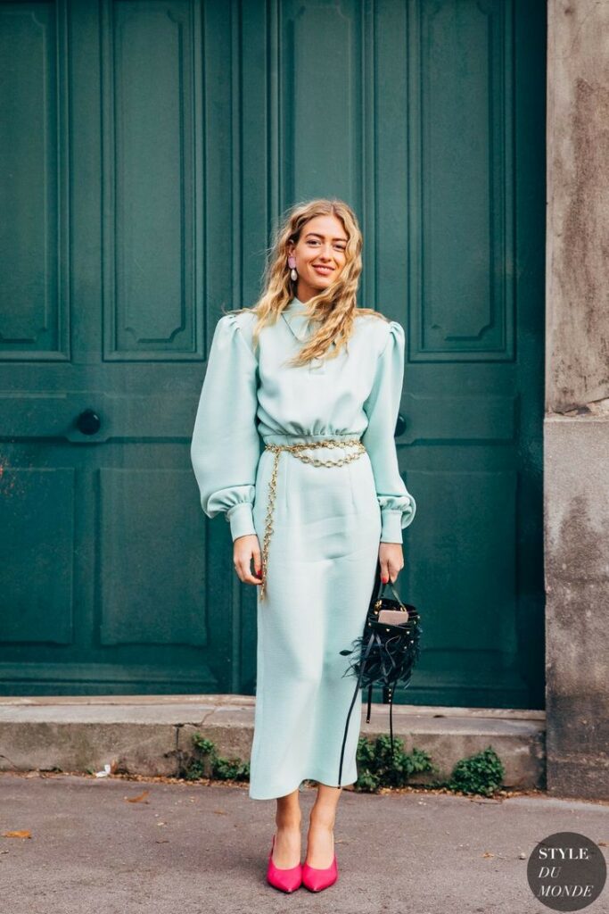 80s street chic | full-length dress puff shoulders sea foam green gold chain belt hot pink pumps | Girlfriend is Better