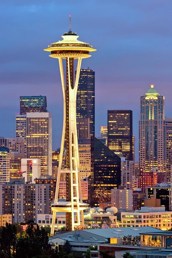 Seattle Washington Space Needle | travel guide tourist tips | Girlfriend is Better