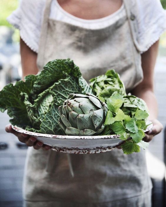 January's seasonal vegetables | artichokes Tuscan kale cilantro healthy recipes vegan gluten-free | Girlfriend is Better