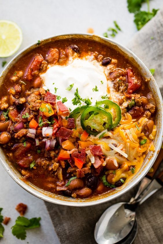 chili recipes | healthy ground turkey Instant Pot black pinto beans tomatoes bell peppers paprika | Girlfriend is Better