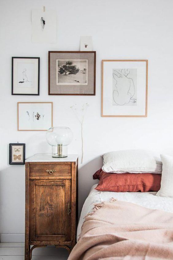 hygge hostess | guest bedroom gallery wall natural decor | Girlfriend is Better