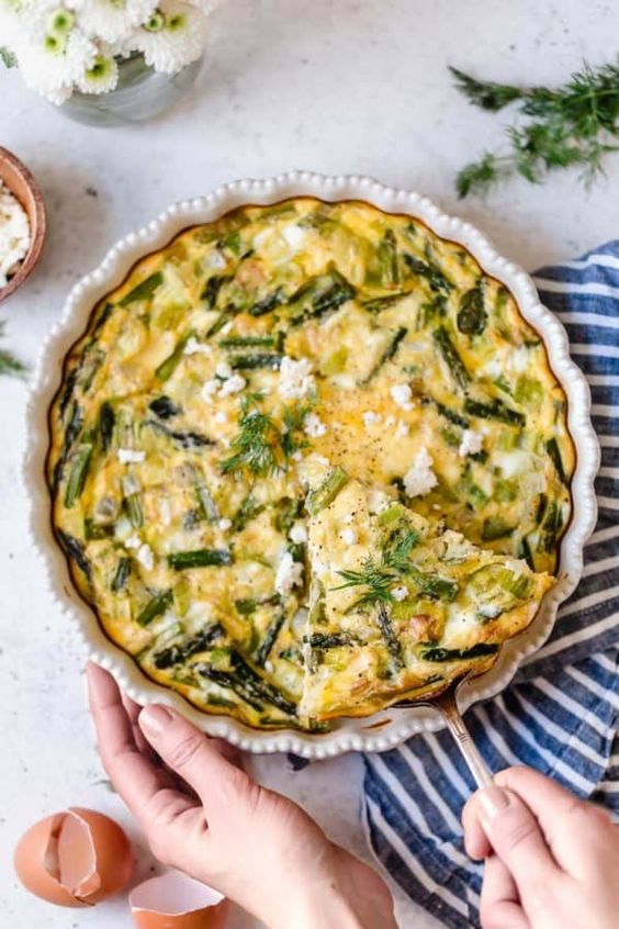 March's seasonal vegetables | crustless quiche asparagus leek feta cheese low-carb vegetarian healthy breakfast | Girlfriend is Better