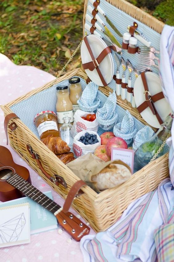 Spring picnic | basket ukulele fruit lunch bread blankets | Girlfriend is Better