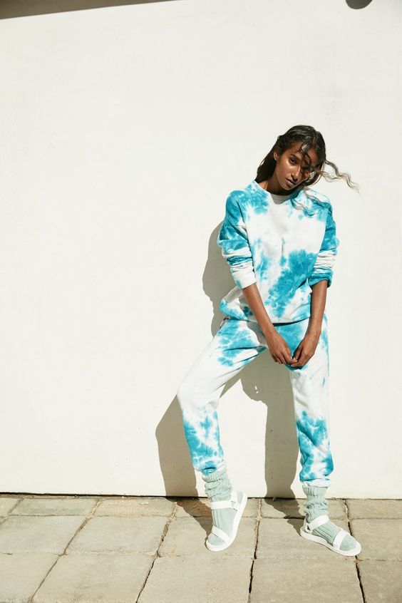 tie dye | white sweat pants sweatshirt DIY Itajime shibori | Girlfriend is Better