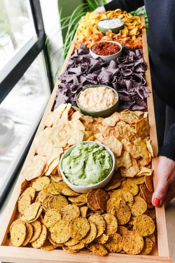 Cinco de Mayo party | corn tortilla chips dip serving board DIY guacamole salsa | Girlfriend is Better