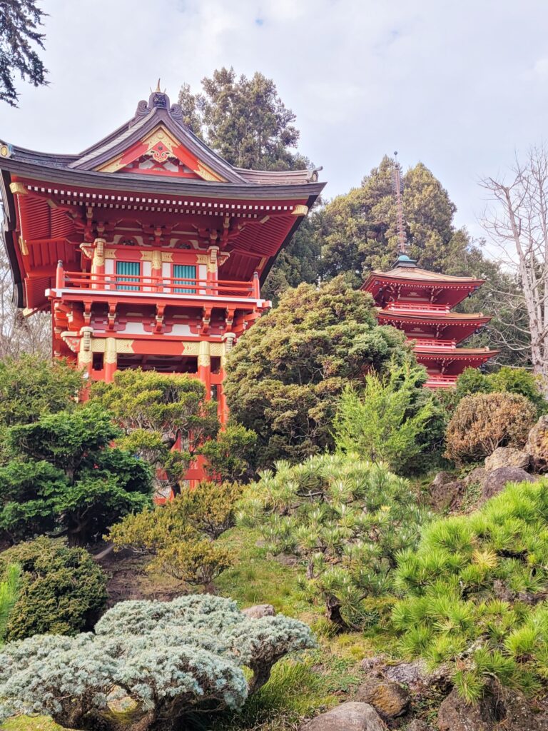 San Francisco holiday travel | Japanese Tea Garden pagodas | Girlfriend is Better