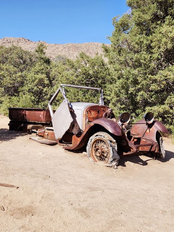 Joshua Tree day trip | Girlfriend is Better | Wall Street Mill trail rusted truck