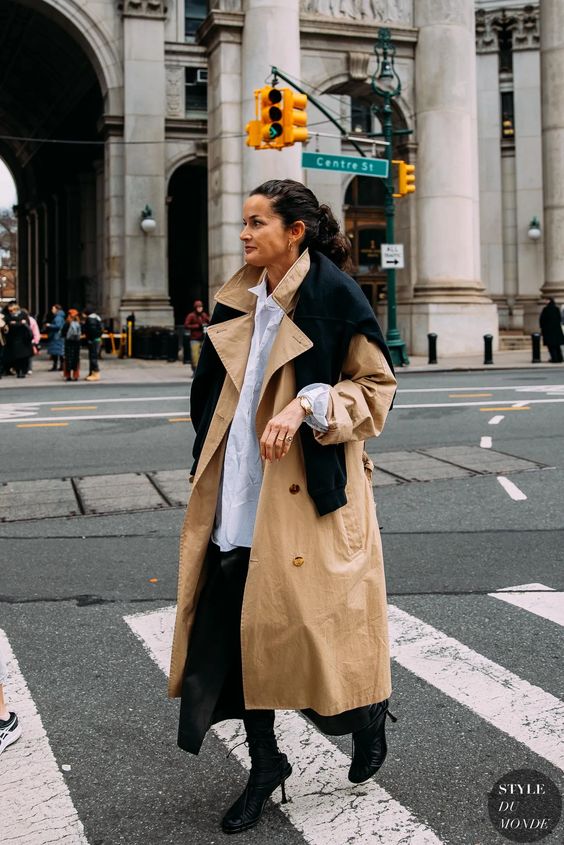 wide lapels | Girlfriend is Better | maxi trench coat business wear winter layers